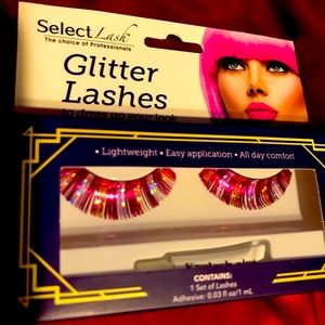 ‼️SALE ‼️FREE GLAMOROUS EYELASHES